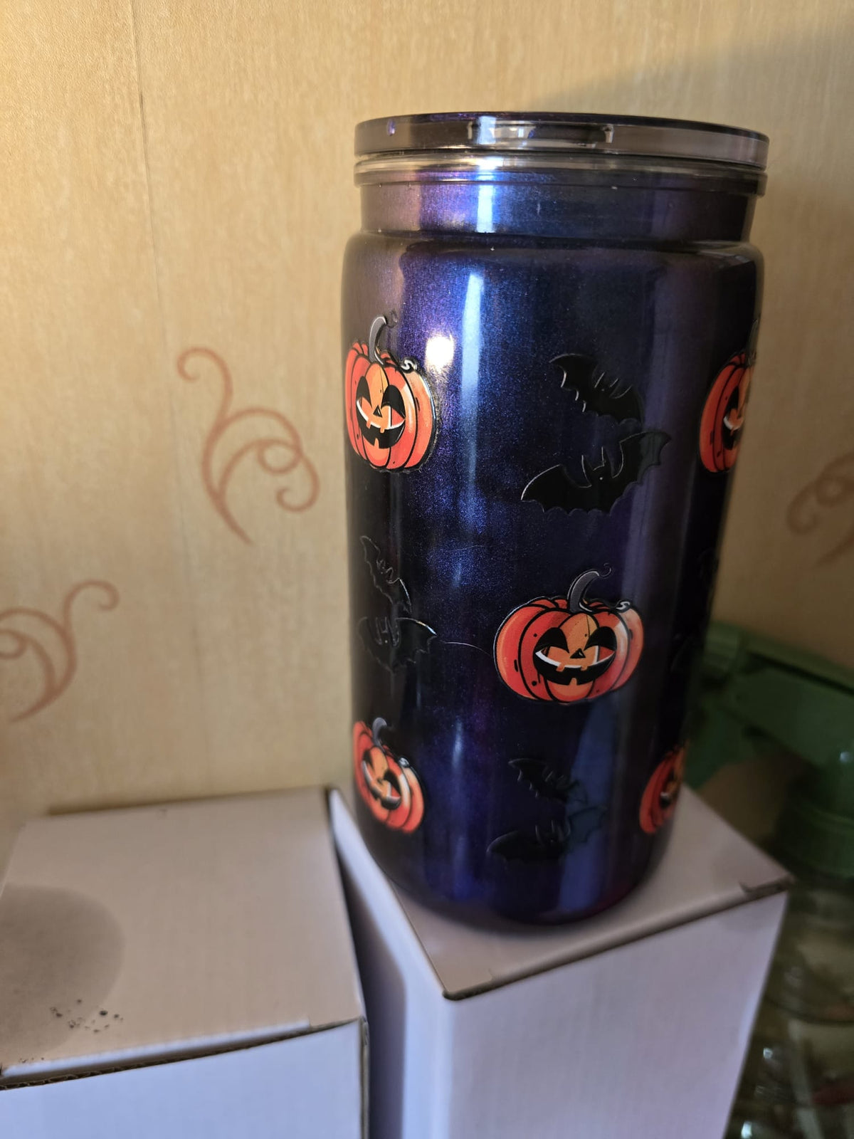 Stunning colour changing highland cow tumbler
