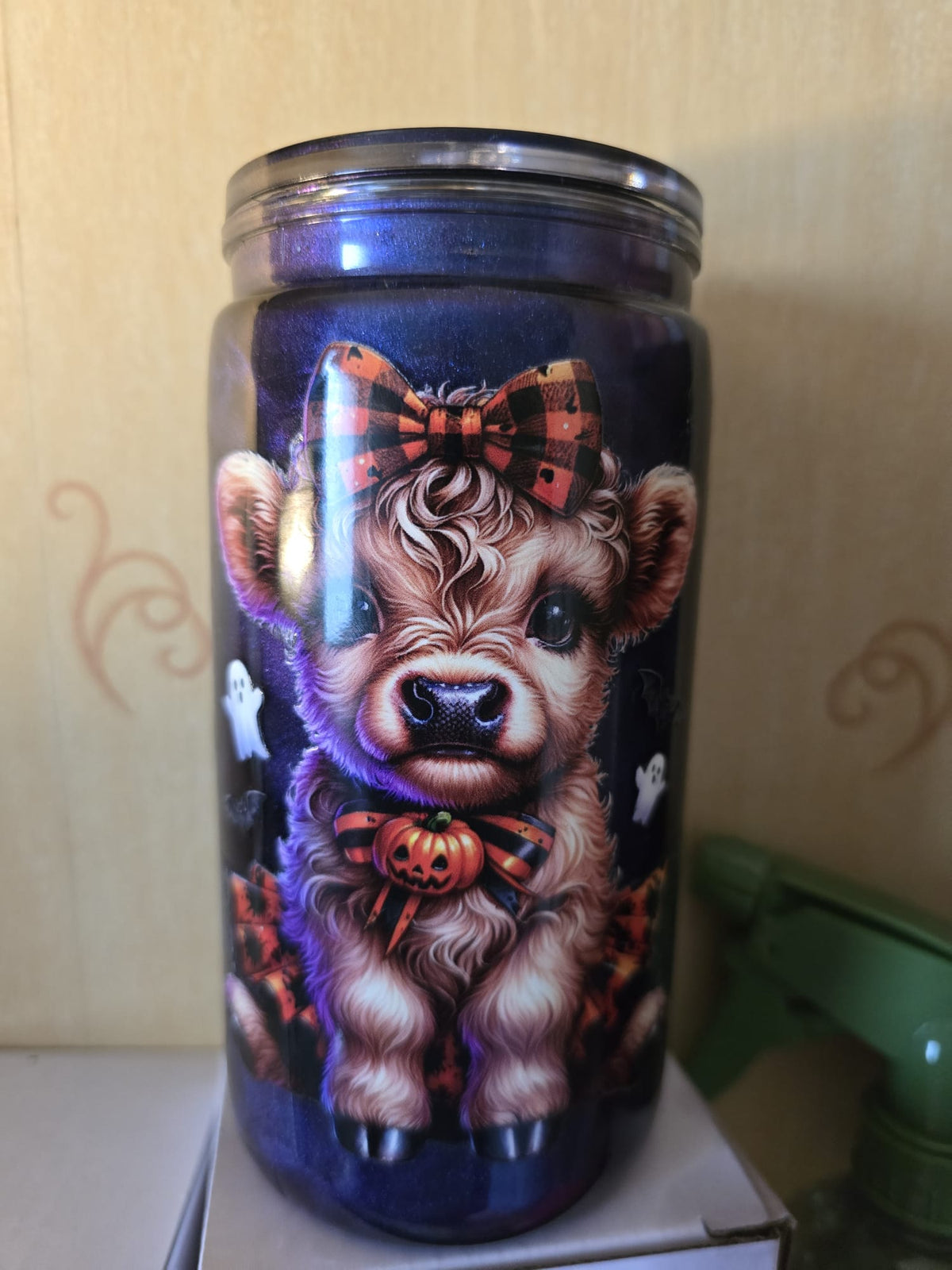 Stunning colour changing highland cow tumbler